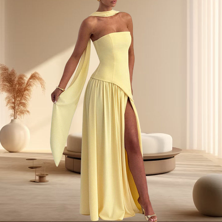 Damen Elegantes Abendkleid mit seitlichem Schlitz und schulterfreiem Oberteil Echo Archiv