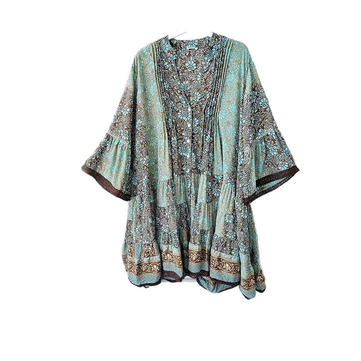 Damen nan luftiges Boho-Stufenkleid mit V-Ausschnitt weiten Fledermausärmeln und Spitzenbordüre Echo Archiv