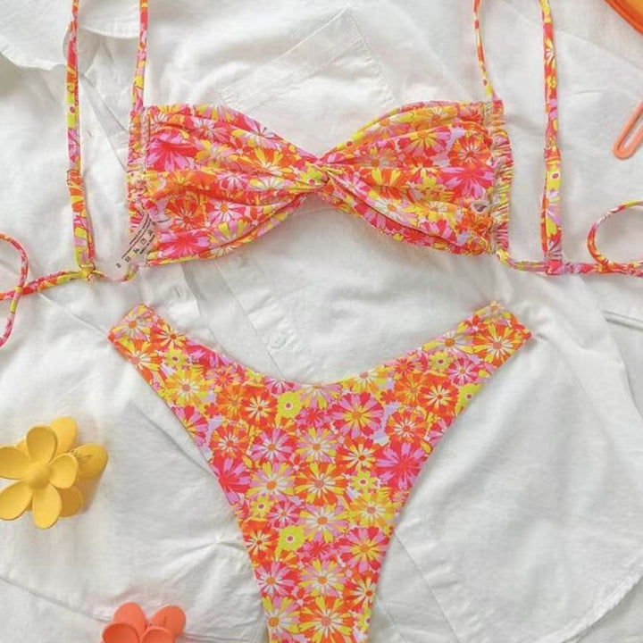 Damen Triangel-Bikini mit floralem Design und verspielten Rüschendetails Echo Archiv