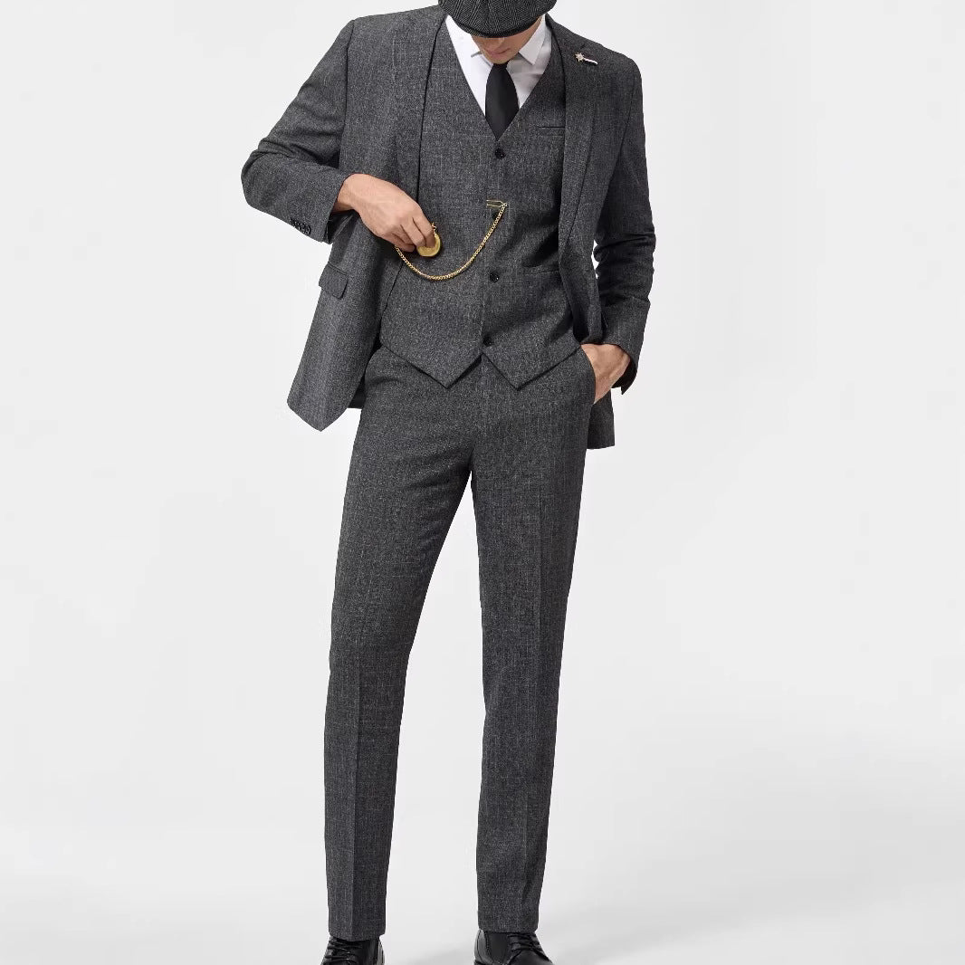 Herren Eleganter Anzug mit Weste und Anstecknadel – Montaro
