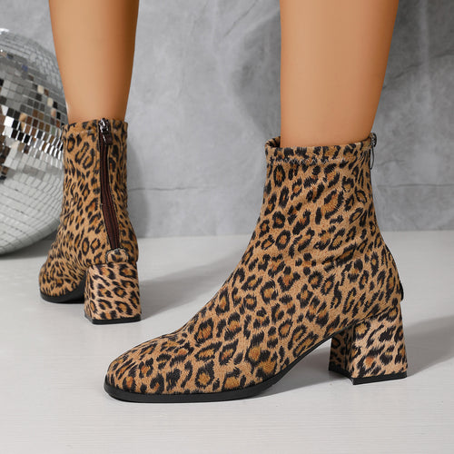 Damen Knöchelhohe Samtvelours‑Stiefelette mit mittelhohem Blockabsatz und schlanker Spitze Echo Archiv