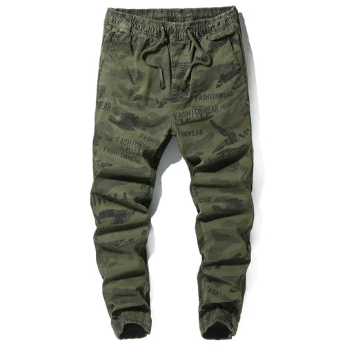 Herren Camouflage-Jogginghose mit elastischem Tunnelzugbund, tapered Schnitt und Allover-Print Echo Archiv