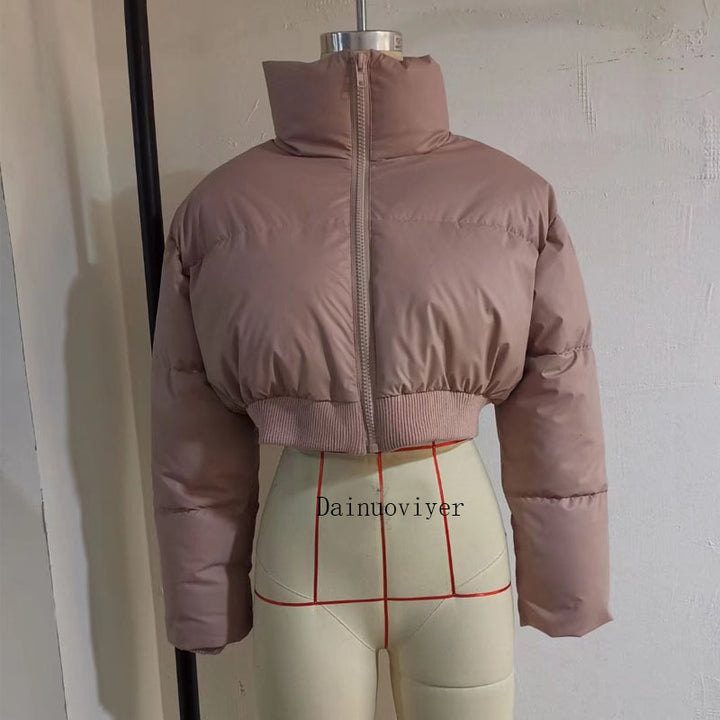 Damen kurz geschnittene gesteppte Cropped-Steppjacke mit hohem Stehkragen, verdecktem Reißverschluss und elastischem Rippenbund – Célinea