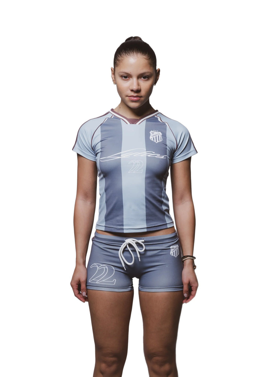 Damen Sport-Set mit figurbetonter Shorts und kurzärmeliger Oberteil Echo Archiv