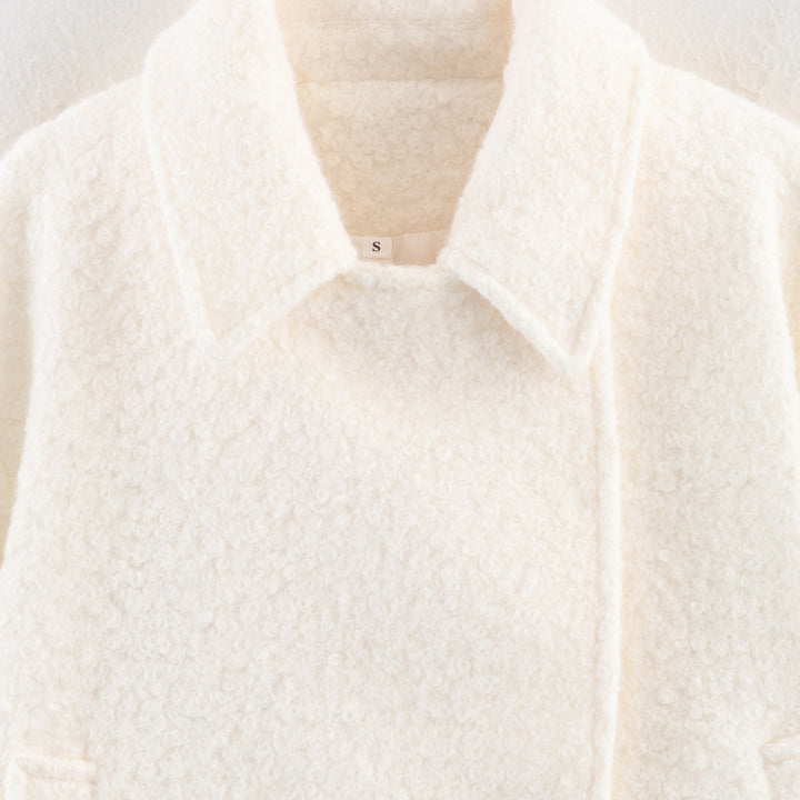 Damen Boxy Bouclé‑Cabanjacke mit Doppelreiher, Hemdkragen und Pattentaschen Echo Archiv