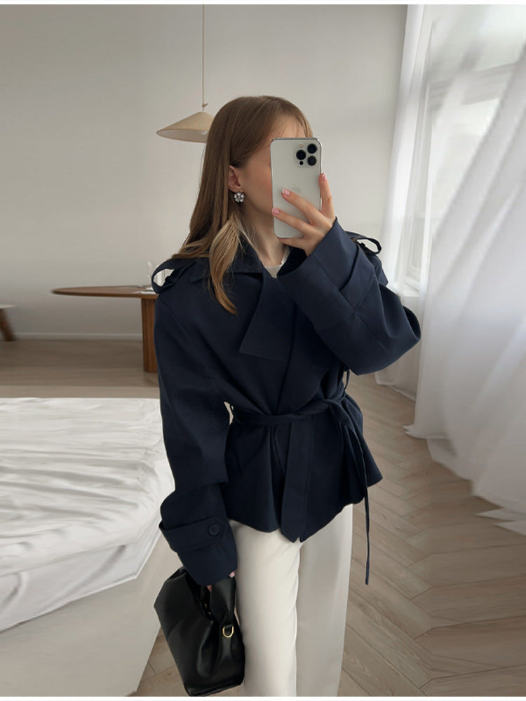 Damen Modische Trenchjacke mit tailliertem Schnitt und Gürtel Echoarchiv