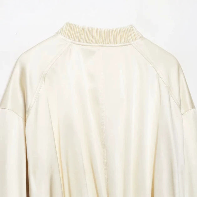 Damen Leichte Cropped Bomberjacke aus Satinoptik mit Rippenbündchen und überschnittener Schulter Echo Archiv
