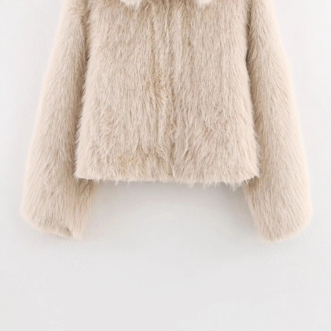 Damen kurzer Kunstfellblouson im Cropped-Schnitt mit voluminösem Umlegekragen – Célinea