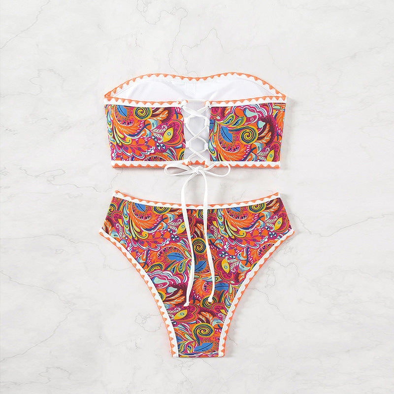 Damen Bandeau-Bikini mit buntem Psychedelic-Design und eleganten Rüschen Echo Archiv