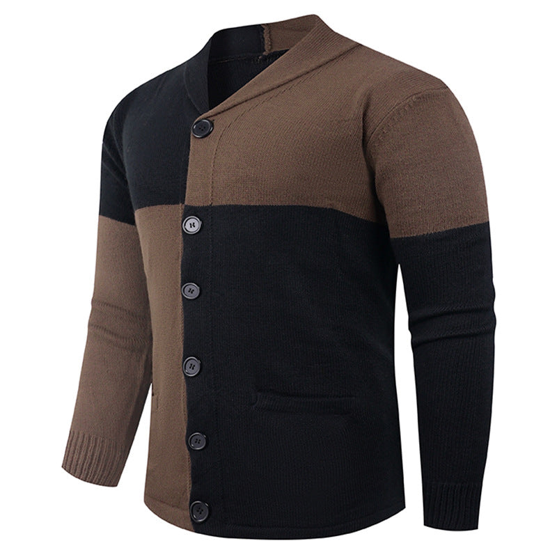Herren Strickjacke mit modernem Zopfmuster und praktischen Taschen Echoarchiv