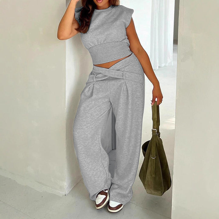 Damen Jogginganzug mit oversize Schnitt und trendigen Details Echo Archiv