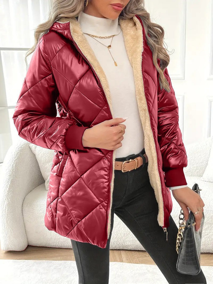 Damen Steppjacke mit Teddyfutter und Kapuze – Célinea