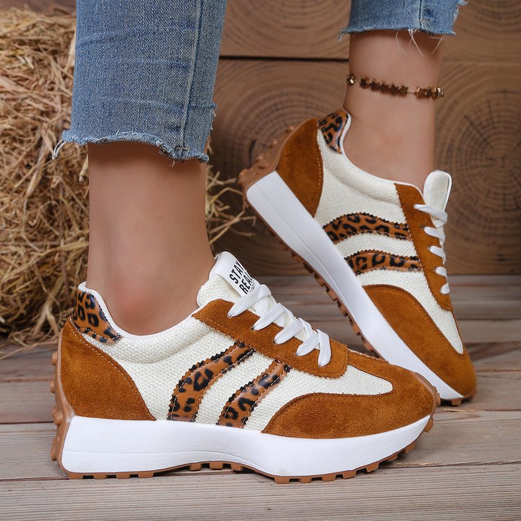 Damen Plateau-Laufsneaker mit Wildlederoptik und Leo-Akzenten Echo Archiv