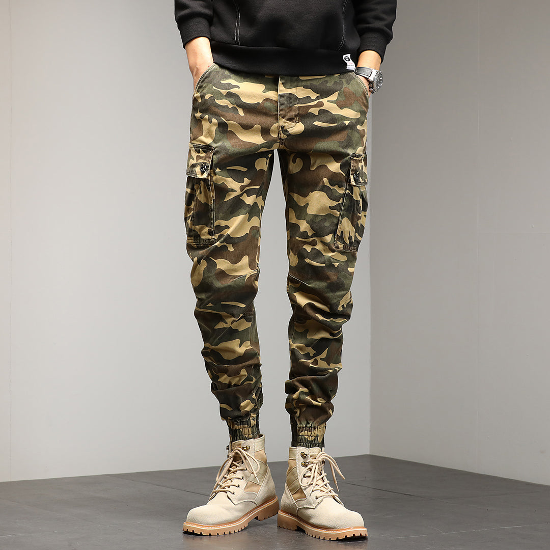 Herren Konisch geschnittene Utility-Cargohose im Camouflage-Joggerstil mit elastischem Bund und gerippten Bündchen Echo Archiv