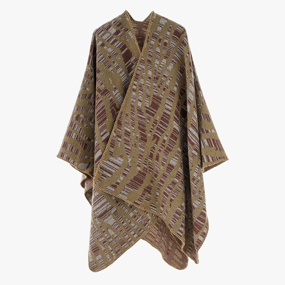 Damen Grobstrick‑Poncho im Cape‑Schnitt mit Zebra‑Jacquard und offener Kimonoärmelung – Célinea