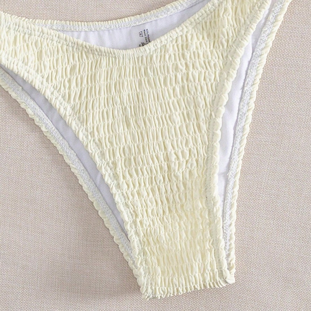 Damen Bandeau-Bikini mit Rüschendetails und modischem Schmuckakzent Echo Archiv