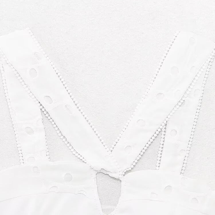 Damen Brokat-Crop-Top mit elegantem Ausschnitt und verzierten Trägern Echo Archiv