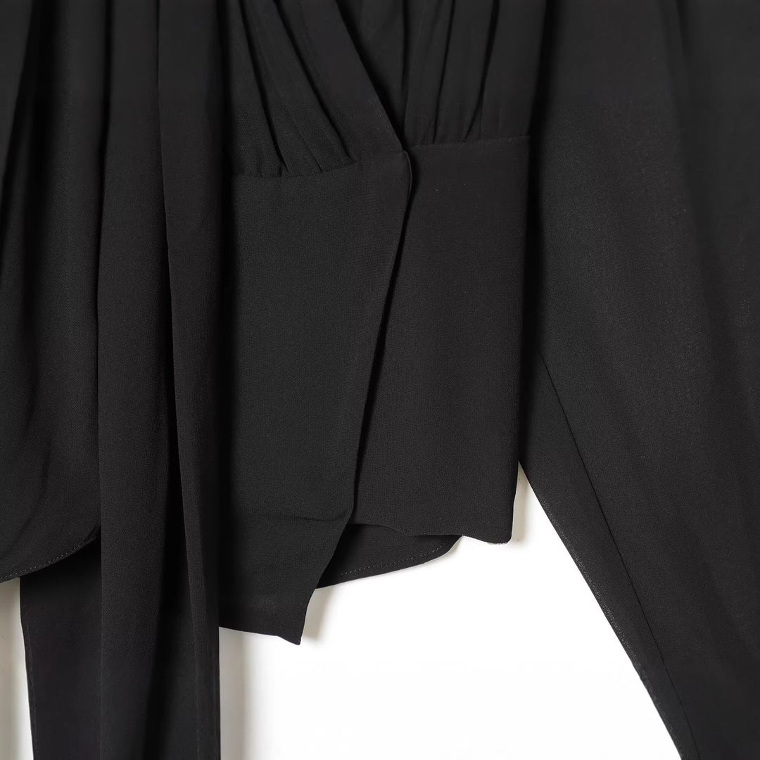 Damen Bindebluse mit Plissee-Details und Schluppe Echoarchiv