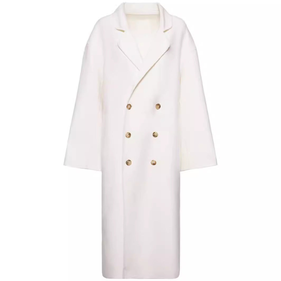 Damen Oversize Zweireihiger Longcoat mit fallender Schultersilhouette und goldenen Zierknöpfen Echoarchiv
