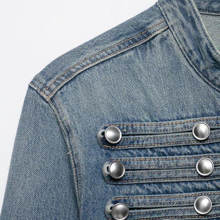 Damen Kurz geschnittene Military-Jeansjacke mit dekorativen Band-Details und Metallnieten Echo Archiv