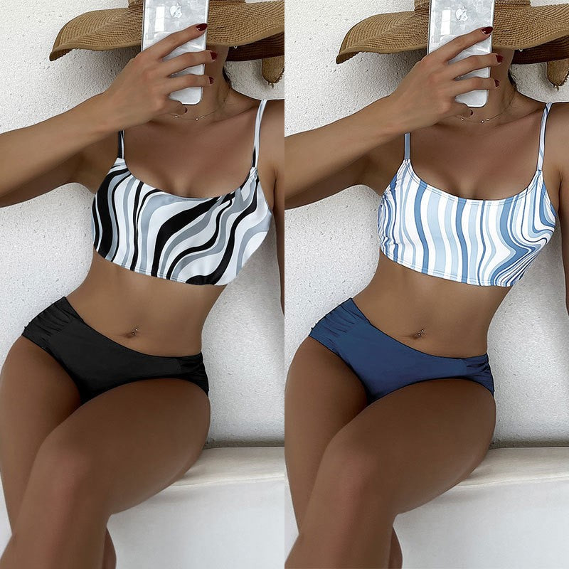 Damen Hochgeschnittener Bikini mit wellenförmigem Oberteil Echo Archiv