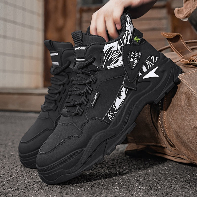 Herren robuste Outdoor-Chunky-Sneaker mit wattierter Knöchelmanschette, verblockter Plateau-Sohle und dekorativem Overlay-Detail – Norré