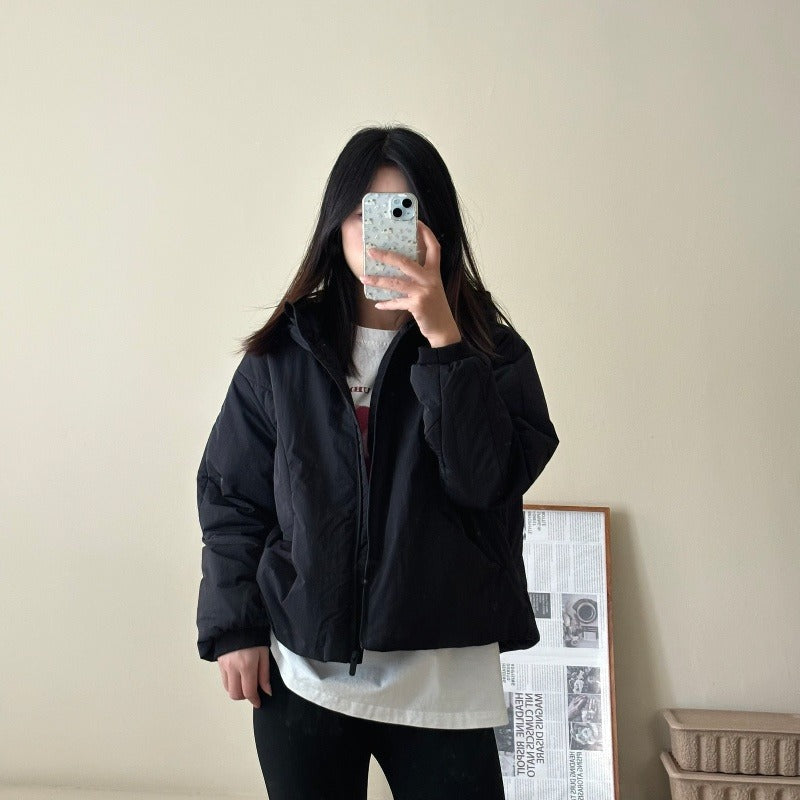 Damen Kurz geschnittene leichte Thermo-Kapuzenjacke mit Oversize-Silhouette Echoarchiv