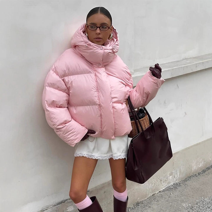 Damen kurze oversized Stepp-Daunenjacke mit Kapuze und hohem Stehkragen Echoarchiv