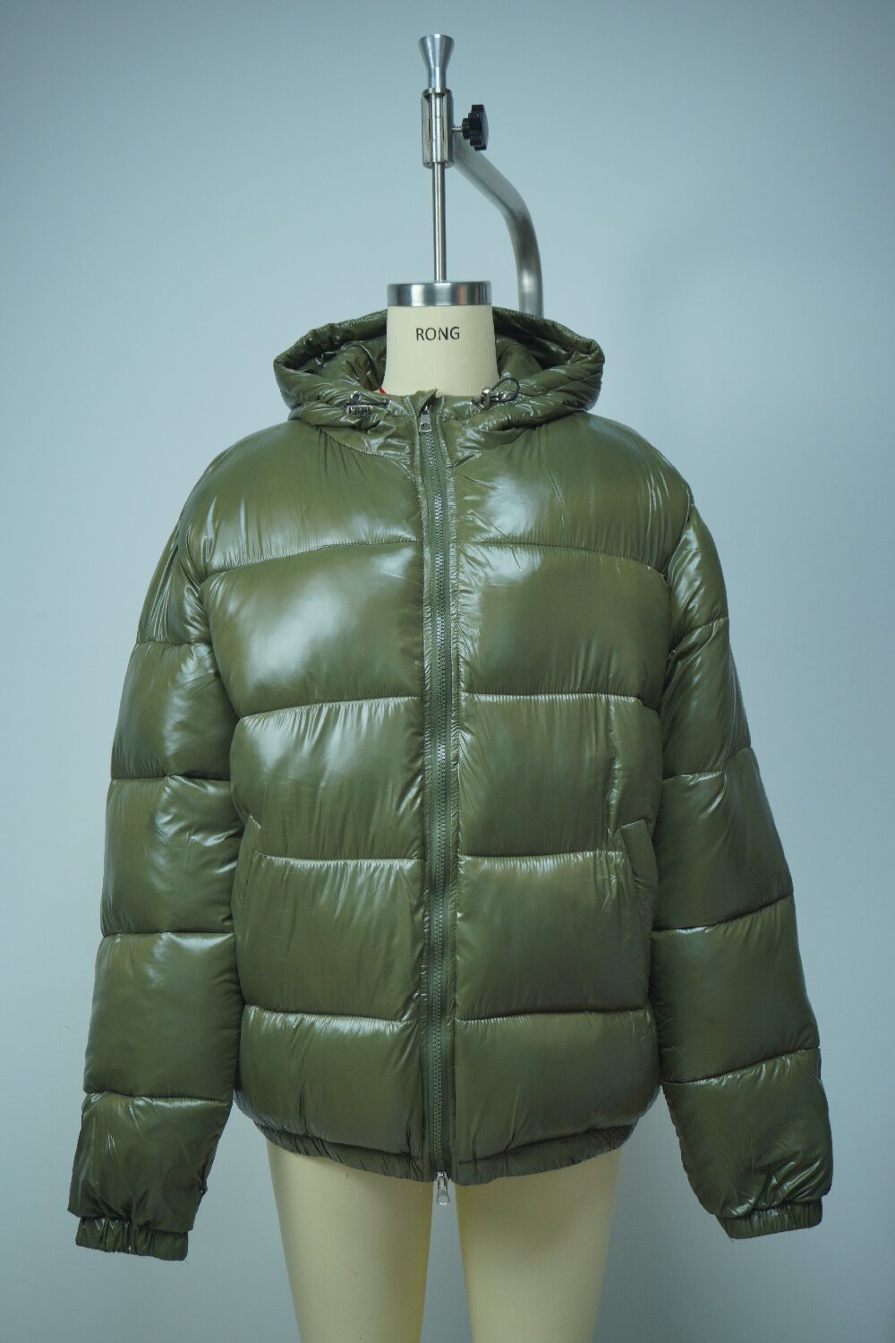 Damen Wasserdichte Daunenjacke mit Kapuze – Célinea