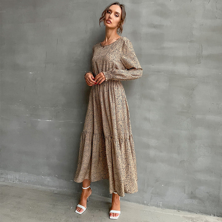Damen Langes Stufenmaxikleid mit elastischer Taillenraffung und feinem Punkteprint Echoarchiv
