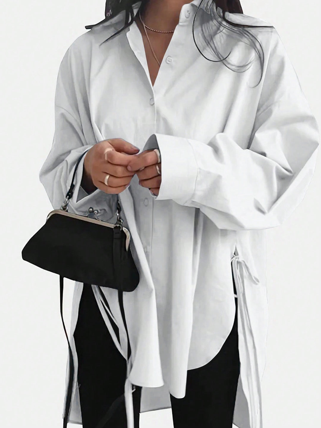Damen Oversize-Longbluse mit Tunnelzugseiten, extralangen Manschetten und Hemdkragen – Avérine