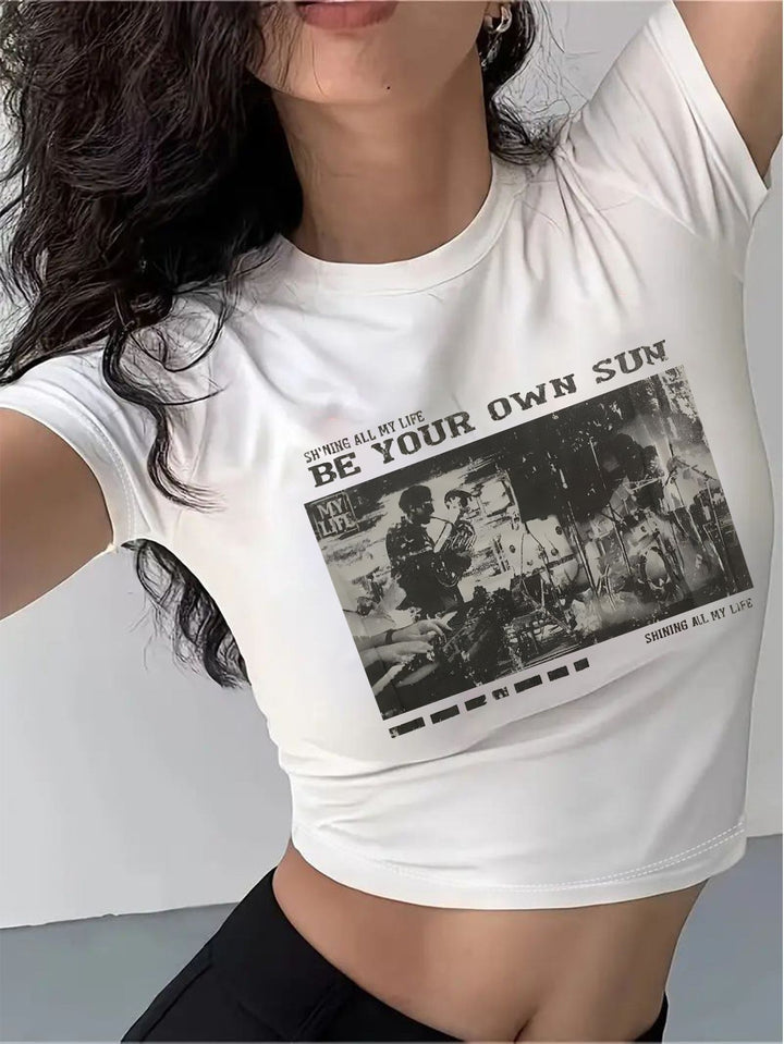 Damen Crop-T-Shirt mit inspirierendem Schriftzug und Sternen-Design Echo Archiv