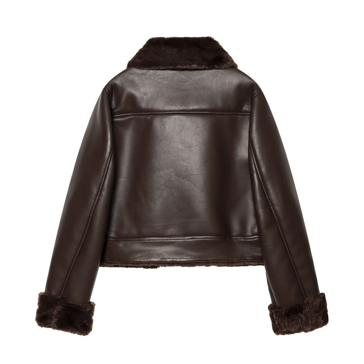 Damen Kurzjacke in Lammfell‑Optik mit Pelzkragen, aufgesetzten Taschen und Knopfleiste Echo Archiv