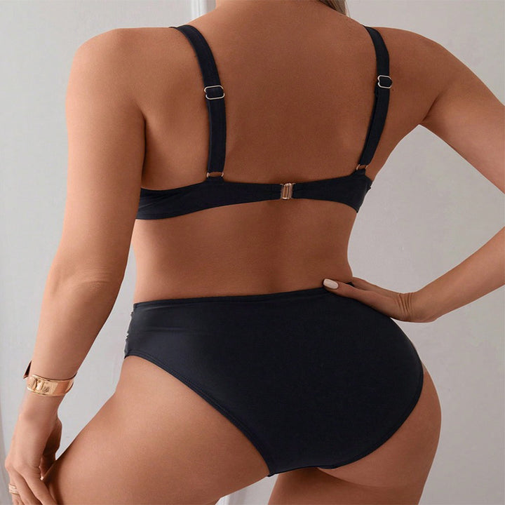 Damen Hochgeschnittener Bikini mit elegantem Design und modischen Akzenten Echo Archiv