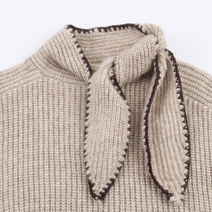 Damen Kurzgeschnittener Rippstrick-Pullover mit Hochkragen und integrierter Knoten-Schal Echoarchiv