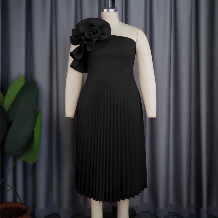 Damen Faltenrock Abendkleid mit asymmetrischem Schnitt und dekorativer Blütenapplikation Echo Archiv