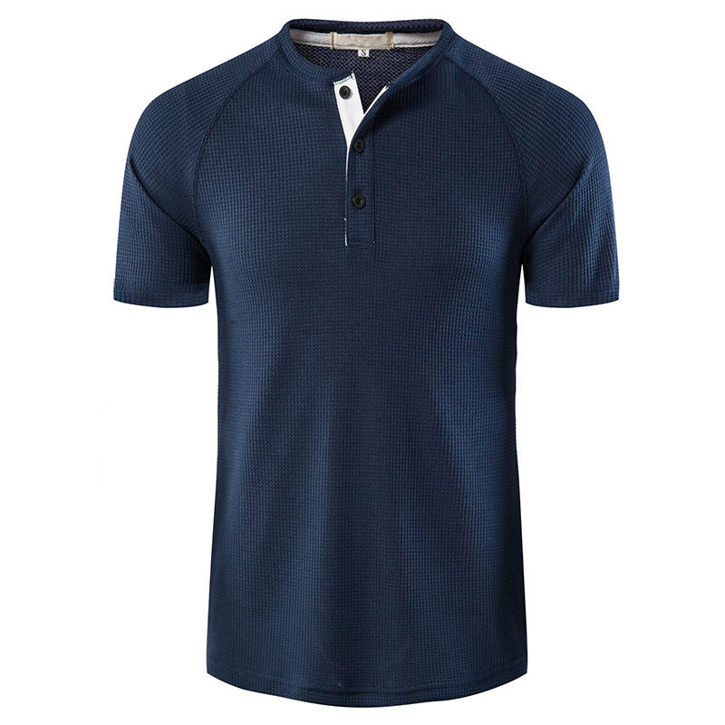 Herren Kurzarm-Henley-Shirt mit strukturiertem Gewebe und eleganter Knopfleiste Echoarchiv
