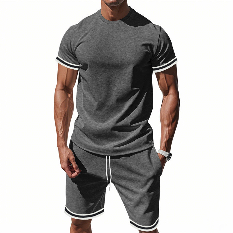 Herren sportliches Kurzarm-Outfit mit kontrastierenden Details Echoarchiv