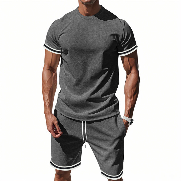 Herren sportliches Kurzarm-Outfit mit kontrastierenden Details Echoarchiv