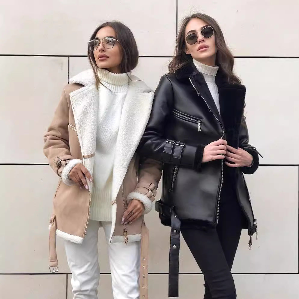 Damen Oversized Kunstleder-Fliegerjacke mit Teddyfell-Futter und Schnallen Echoarchiv
