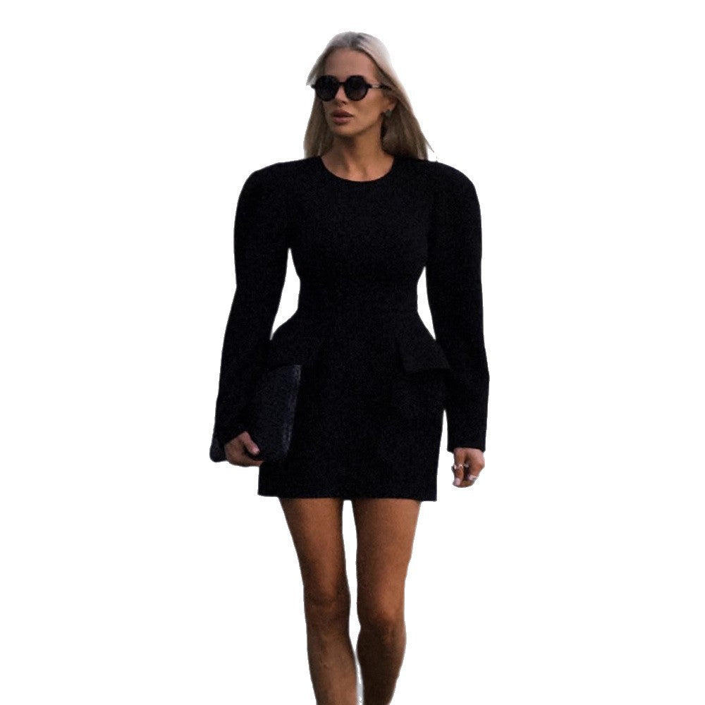 Damen Tailliertes Minikleid mit strukturierten Schultern, langen Ärmeln und angedeutetem Peplum Echoarchiv