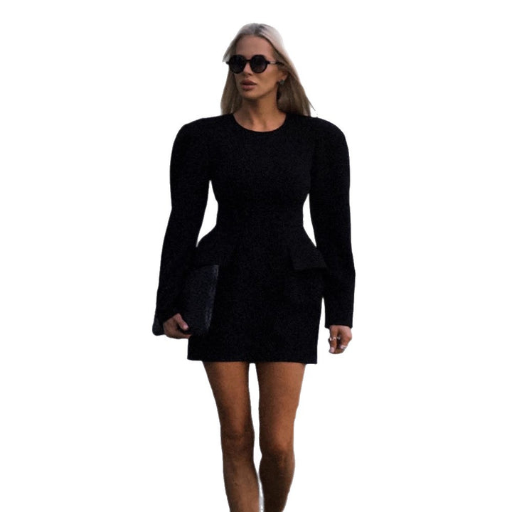 Damen Tailliertes Minikleid mit strukturierten Schultern, langen Ärmeln und angedeutetem Peplum Echoarchiv