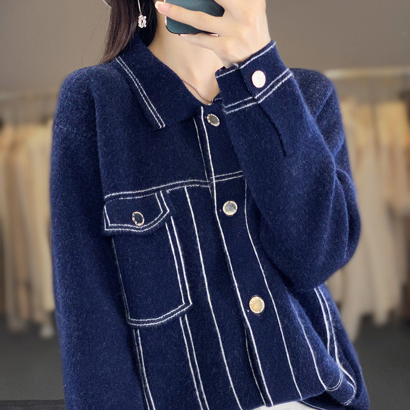Damen Oversize-Strickjacke im Jeansjacken‑Look mit kontrastierenden Nahtdetails und Brusttasche Echoarchiv