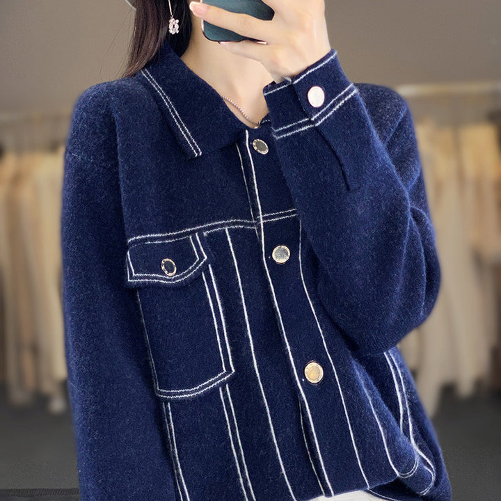 Damen Oversize-Strickjacke im Jeansjacken‑Look mit kontrastierenden Nahtdetails und Brusttasche Echoarchiv
