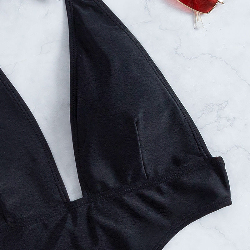 Damen Cut-Out Badeanzug mit tiefem V-Ausschnitt und seitlichen Einschnitten Echo Archiv