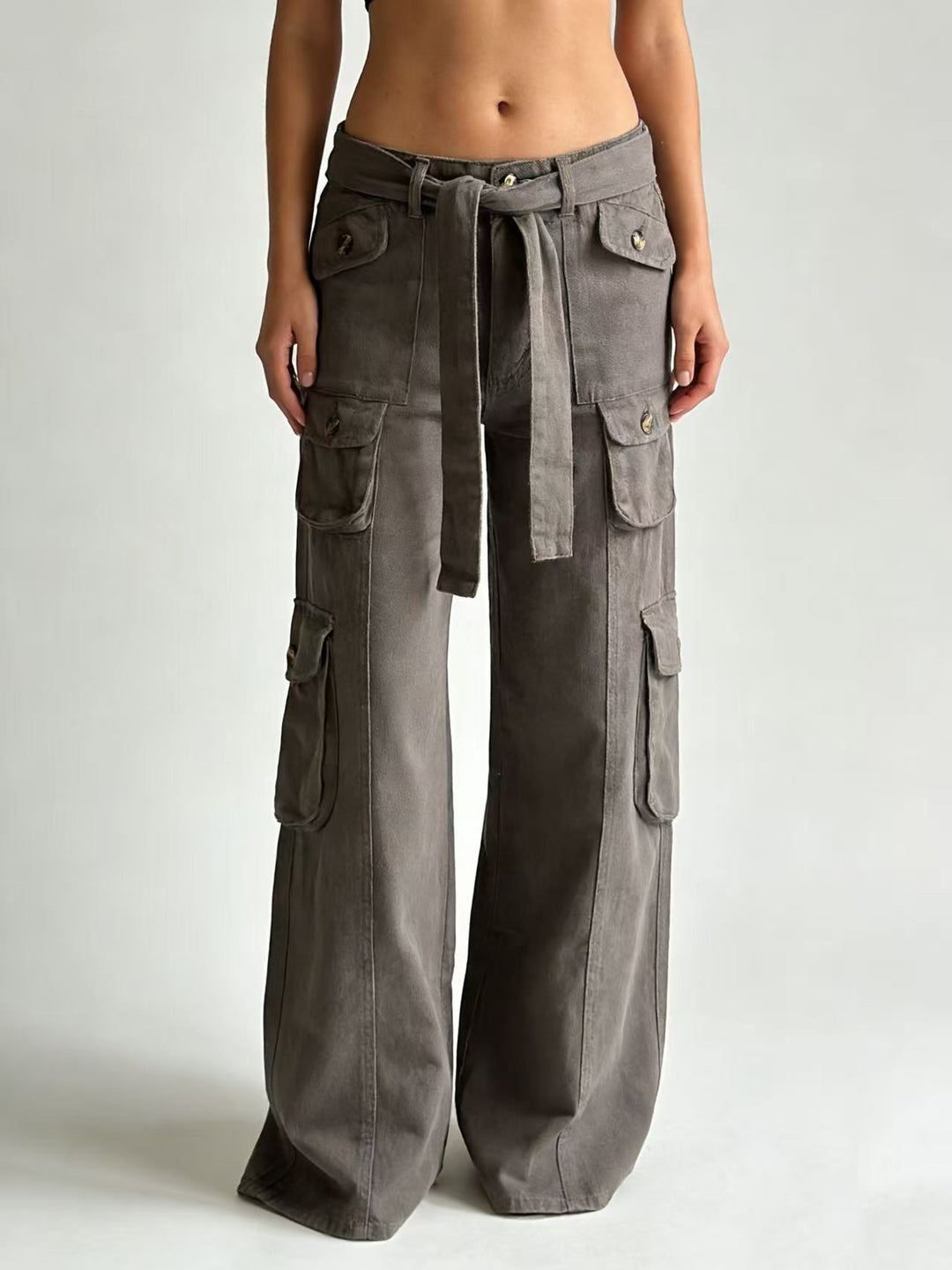 Damen nan weite Cargo-Hose mit hoher Taille, Bindegürtel und mehreren aufgesetzten Klappentaschen Echo Archiv