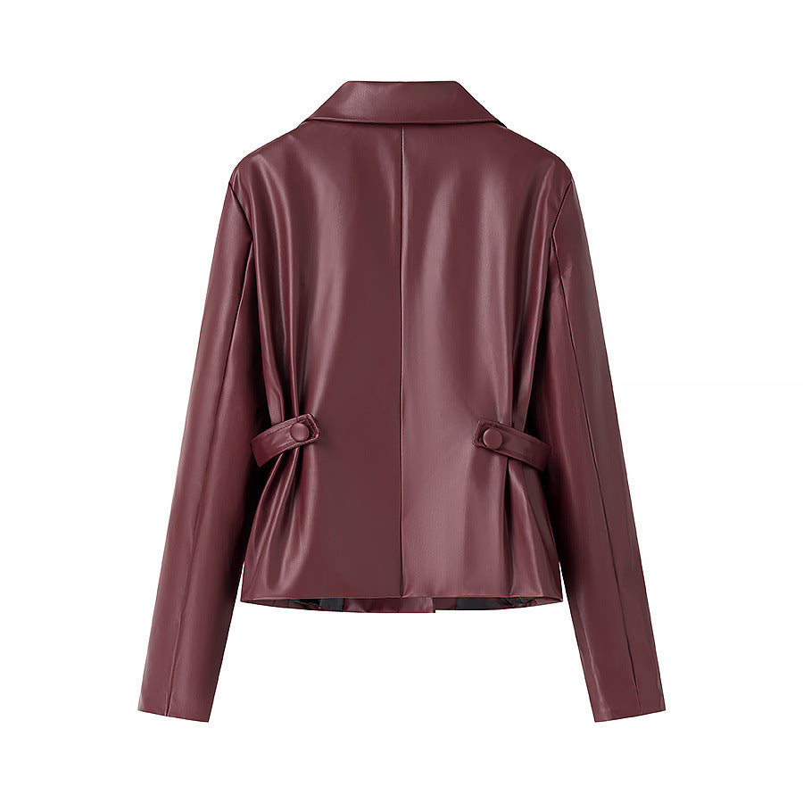 Damen tailliertes Doppelreiher-Blazer- und Faltenmini-Set aus veganem Leder – Valéne