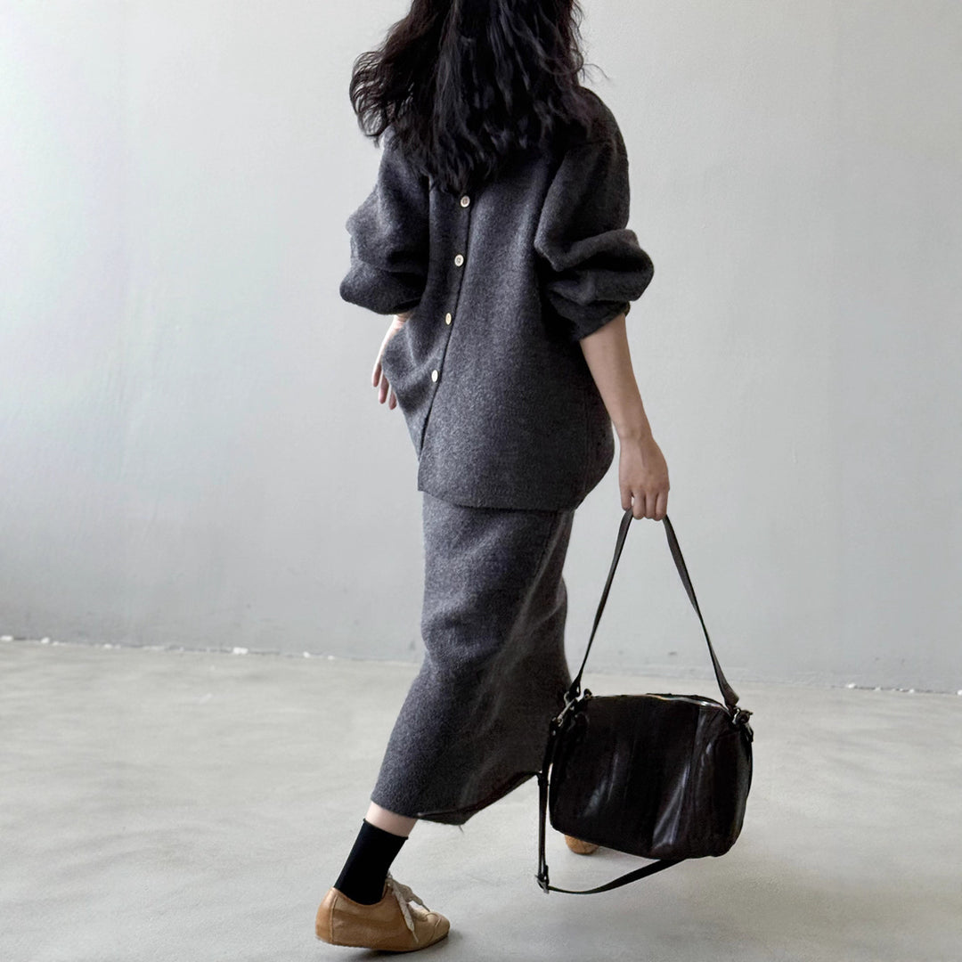 Damen Kuscheliges Strick-Set Oversize-Pullover mit weitem Rundhalsausschnitt und Midirock Echoarchiv