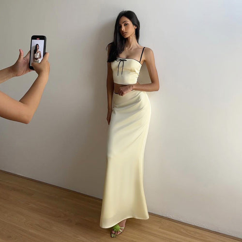 Damen Glamouröses Satin-Kleid mit Spitzendetails Echo Archiv