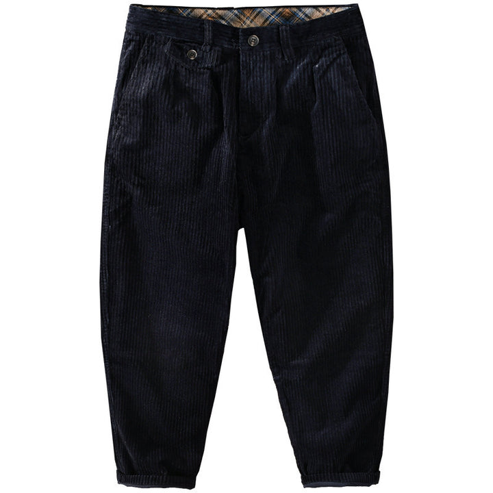 Herren Cordhose mit konischem Schnitt, hohem Bund, Karo-Innenbund und gekrempeltem Saum Echoarchiv